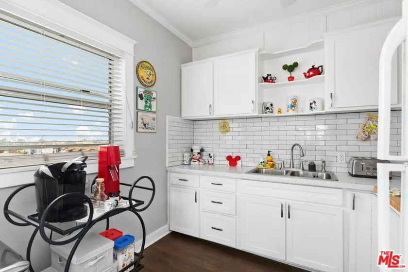 325 W 3rd Street #502 photo 14