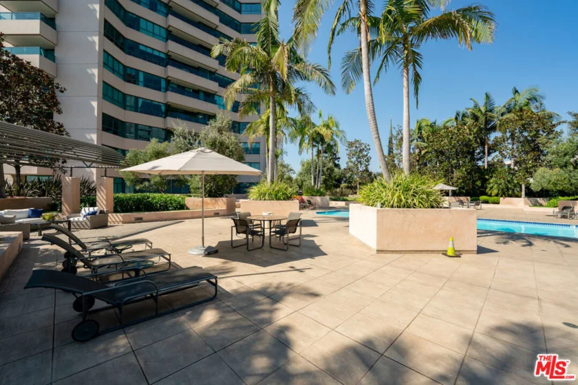 10490 Wilshire Boulevard #1402 photo 36