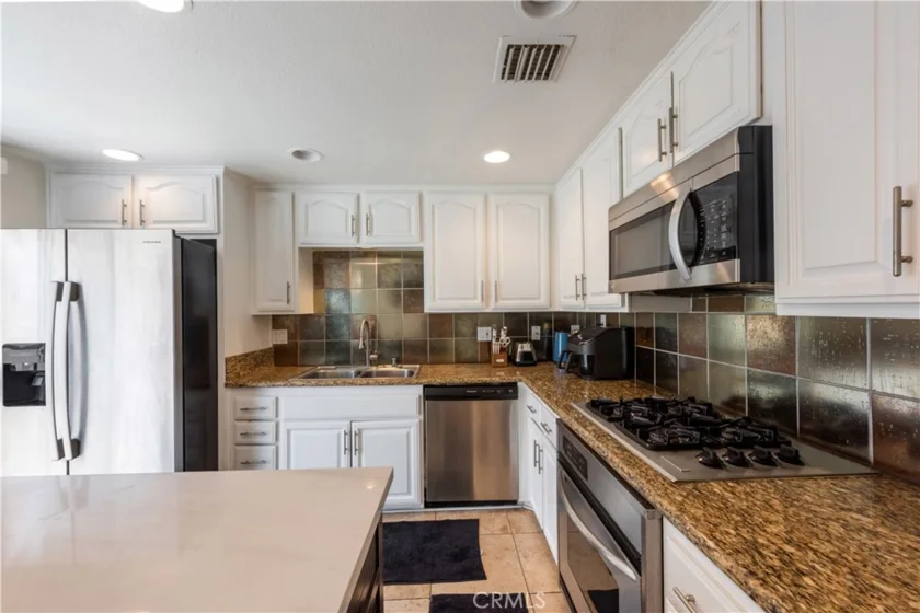 813 N Martel Avenue #2 photo 11
