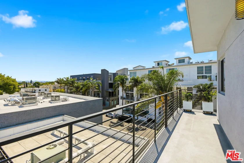13337 Beach Avenue #403 photo 7