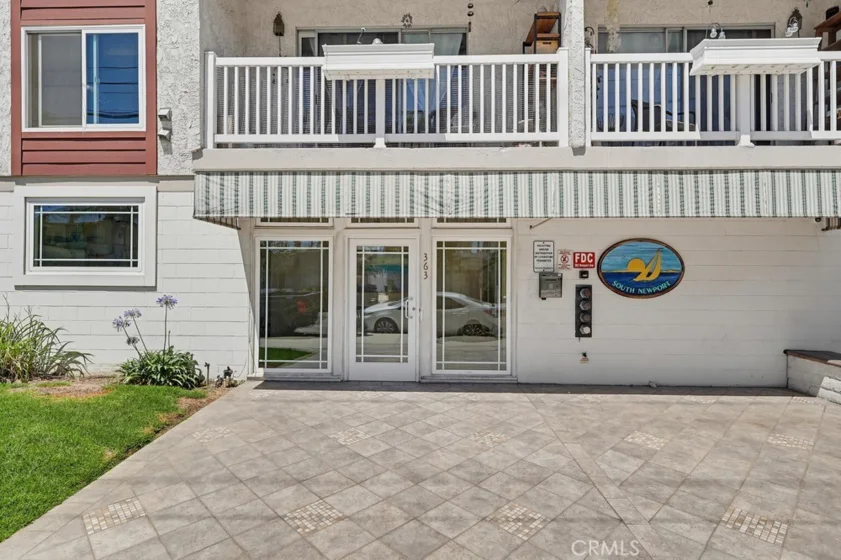 363 Newport Avenue #302 photo 3