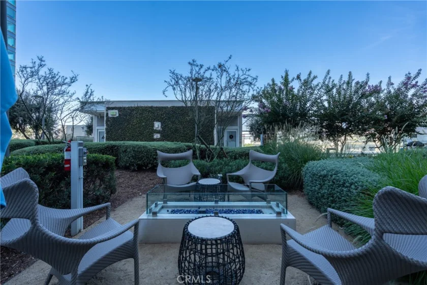 877 Francisco Street #819 photo 31