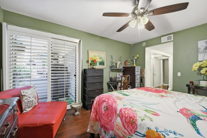 1236 N Columbus #11 photo 18