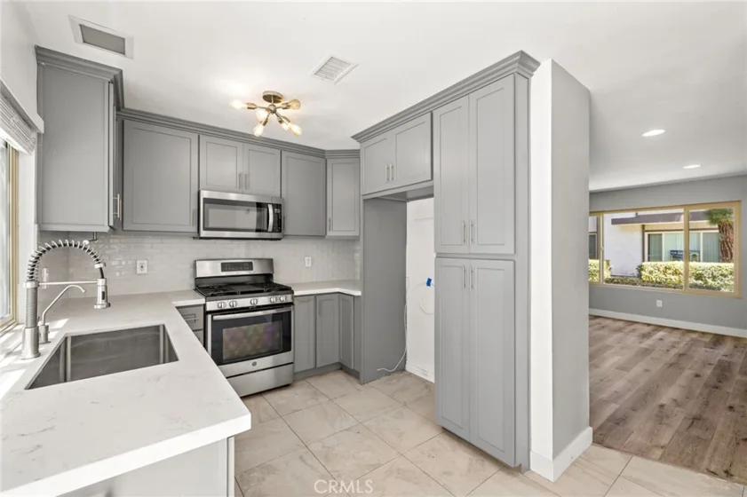 13148 Ferndale photo 28