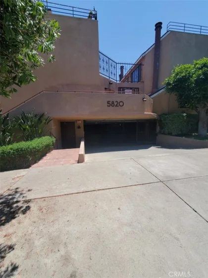 5820 Yolanda Avenue #4 photo 1