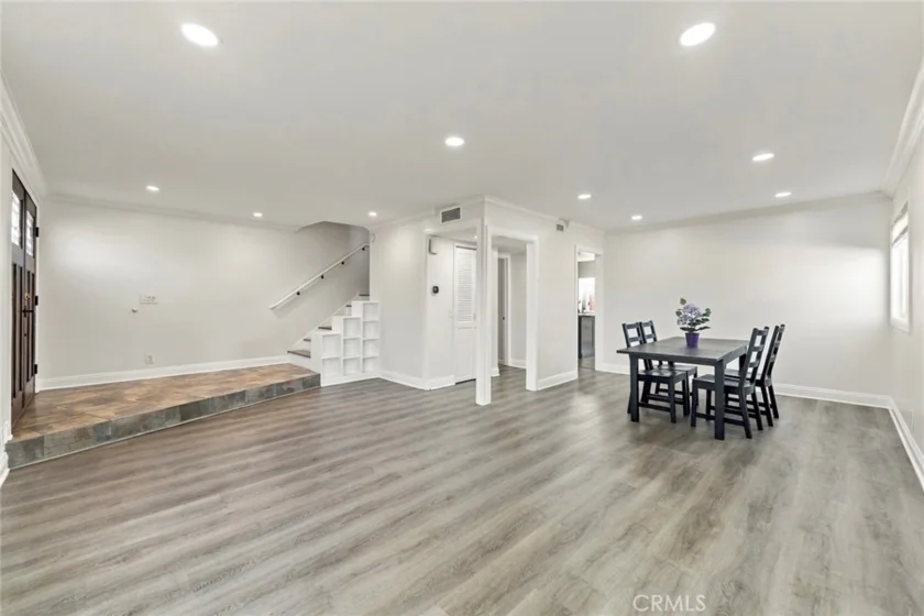 4435 Larwin photo 3