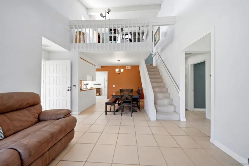 261 Riverview Way photo 2