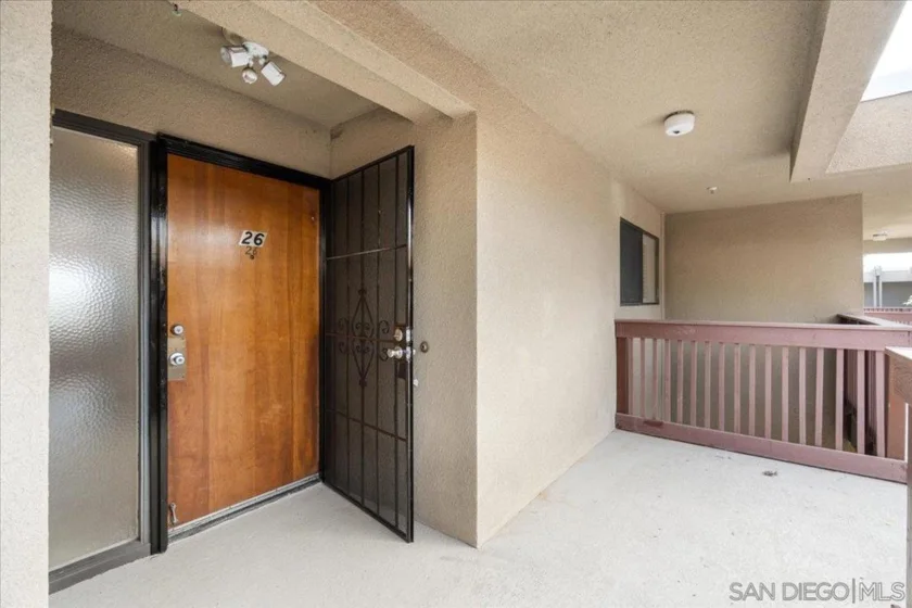 881 Thomas #26 photo 3