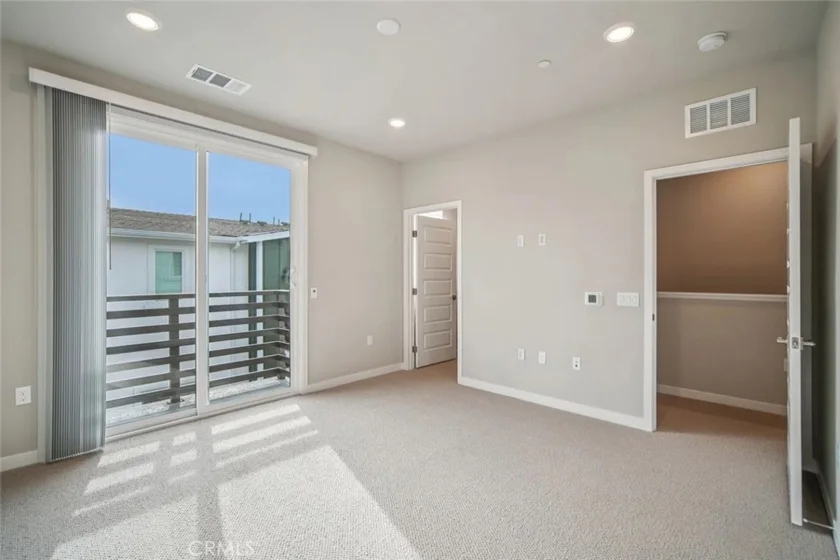 1482 Skyline Lane photo 8