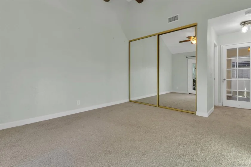 422 Devonshire Gln photo 13