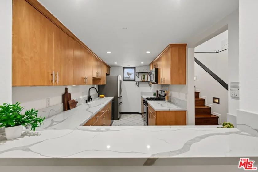 1222 N Kings Road #8 photo 16