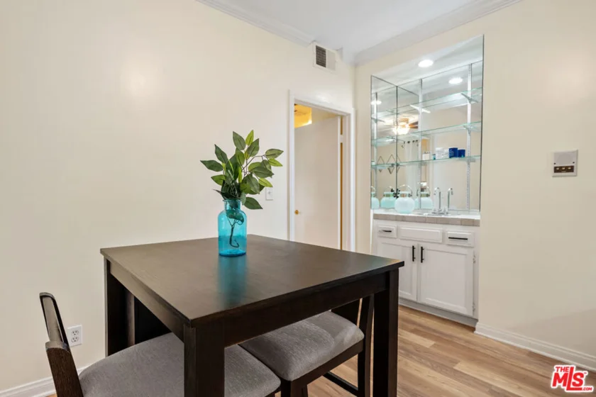 1375 Kelton Avenue #104 photo 30
