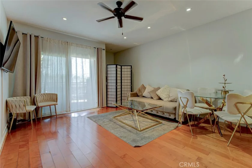 11124 Burbank Boulevard #101 photo 18