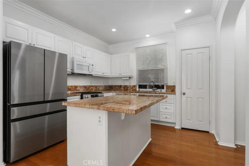 60 Avondale photo 18