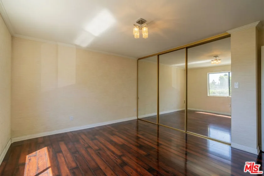 18445 Hatteras Street #504 photo 20