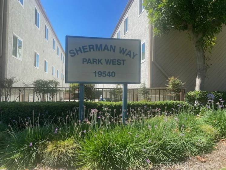 19540 Sherman Way #605 photo 1
