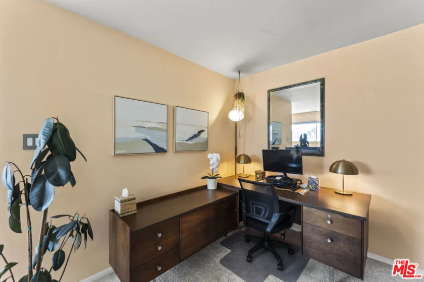 960 Larrabee Street #222 photo 4