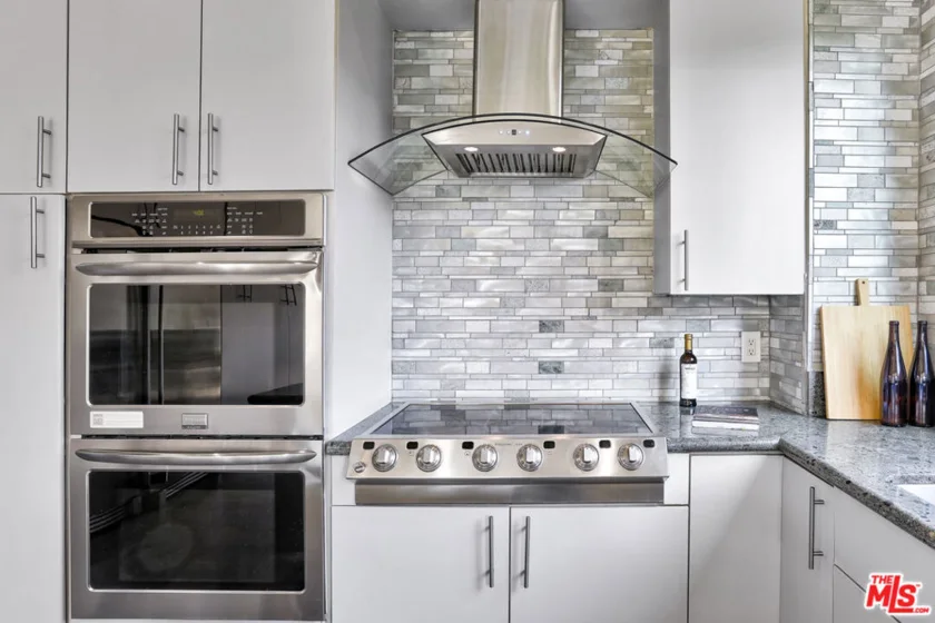 339 N Palm Drive #201 photo 16