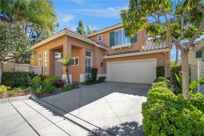 2531 Alister Avenue photo 1