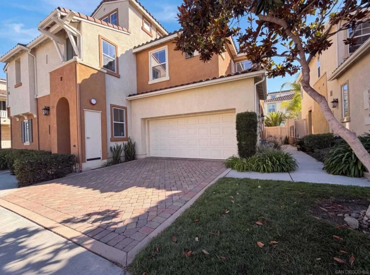 4099 Peninsula photo 1