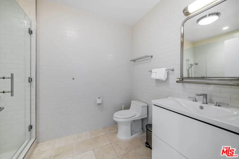 10800 Wilshire Boulevard #1101 photo 23