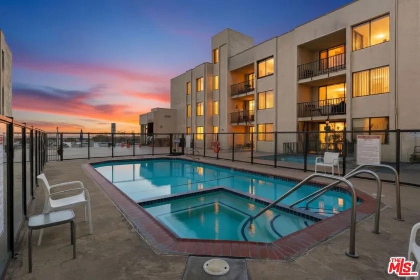 1140 E Ocean Boulevard #220 photo 50