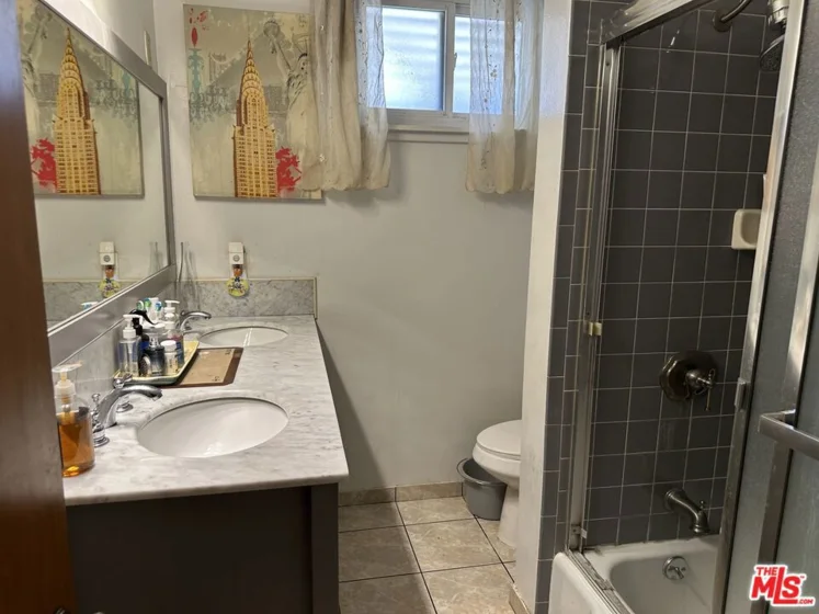 1600 N Hobart Boulevard #16 photo 3