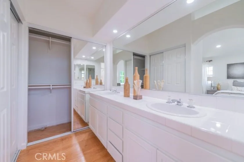 2310 Cascade photo 19