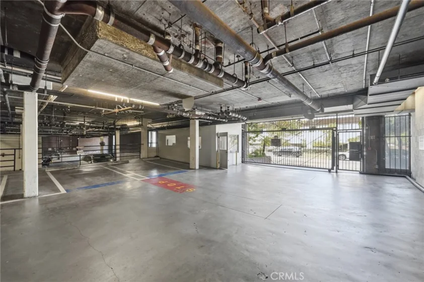 4477 Wilshire photo 38
