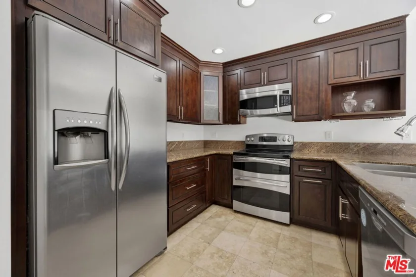 5460 White Oak Avenue #G305 photo 8