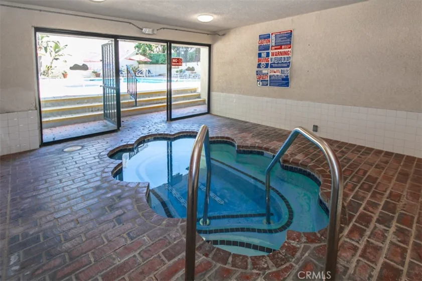 5440 Lindley Avenue #310 photo 3