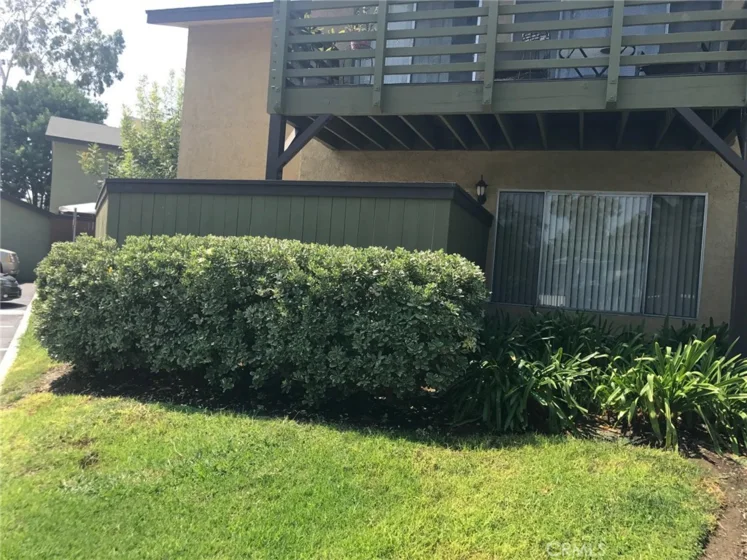 1440 W Lambert Road photo 1