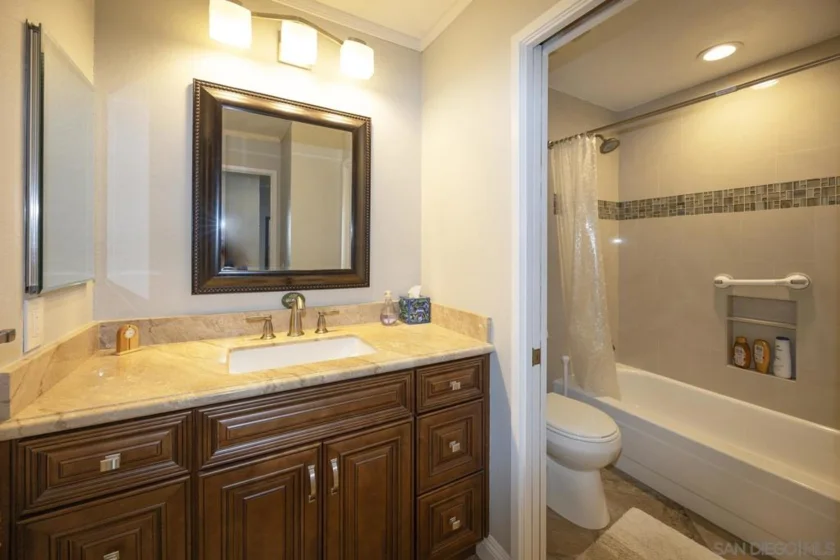17959 Avenida Alozdra photo 29