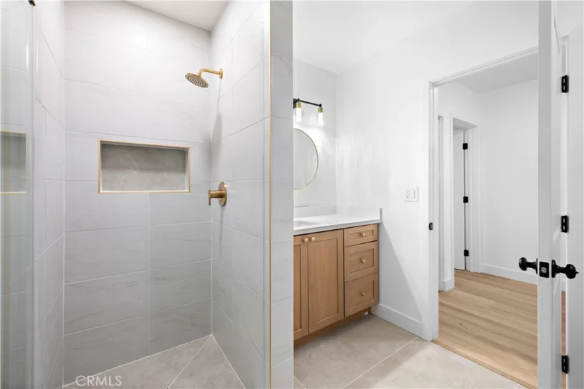 655 W 6th #A photo 20