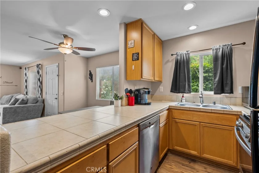 14552 Foothill photo 11
