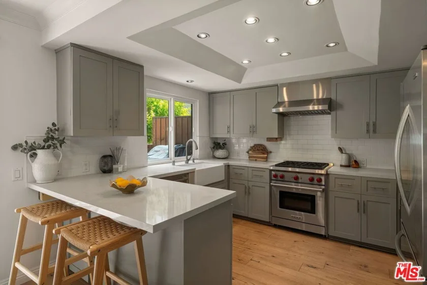 914 2nd Street #A photo 6
