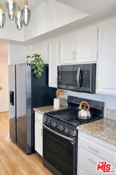 13920 Moorpark Street #308 photo 6