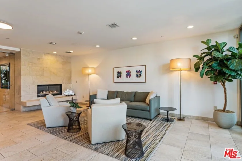 447 N Doheny Drive #101 photo 33