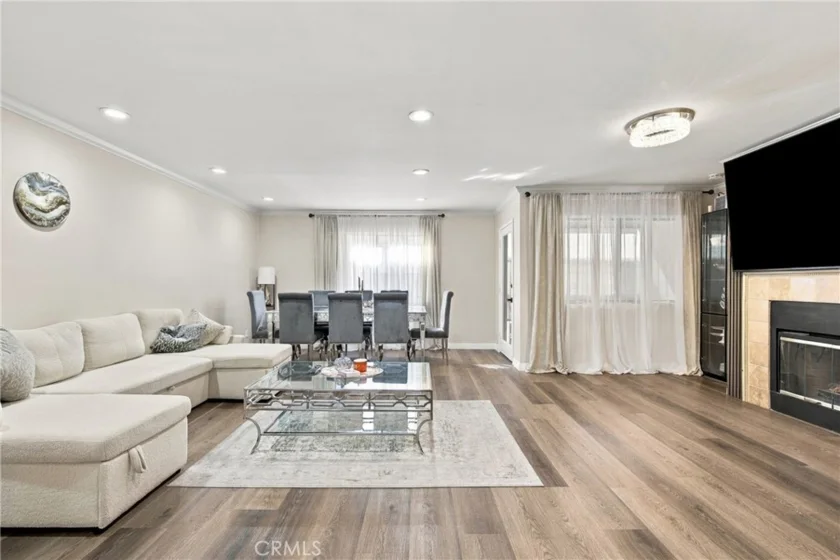 330 Burchett #206 photo 2