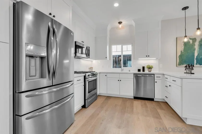 1345 Holly Avenue photo 3