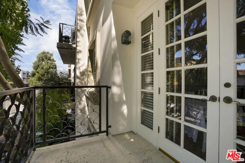 10630 Eastborne Avenue #306 photo 25