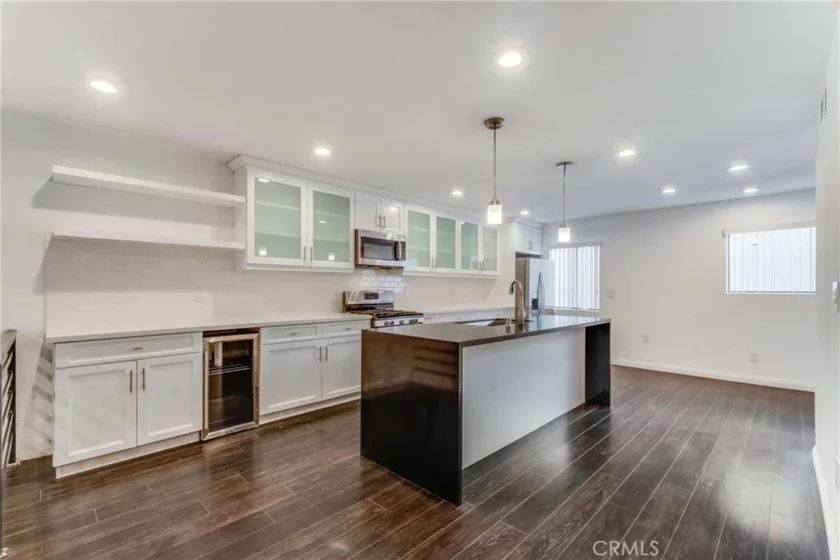 15133 Magnolia Boulevard #D photo 5