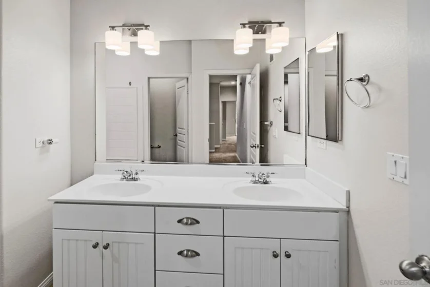 750 Harbor Cliff Way #105 photo 36