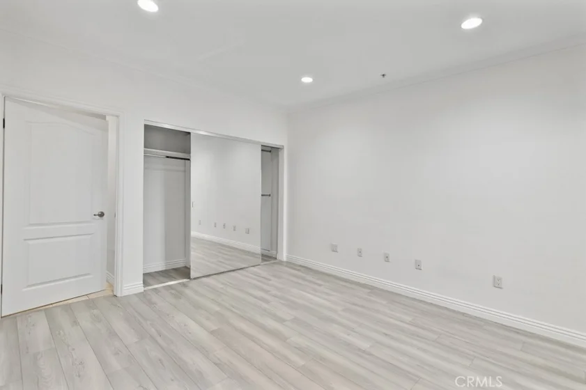 908 S Ardmore Avenue #304 photo 7