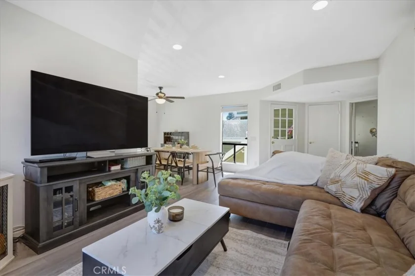 75 Cambria photo 24