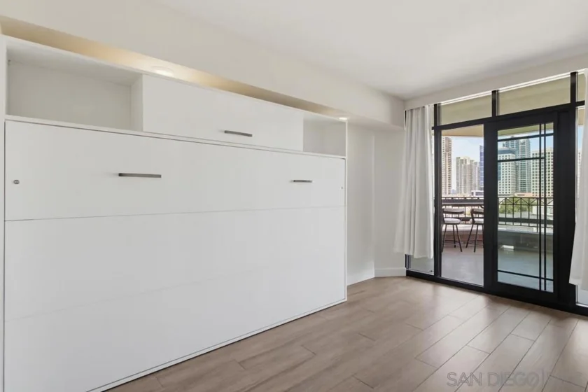 500 W Harbor #905 photo 23