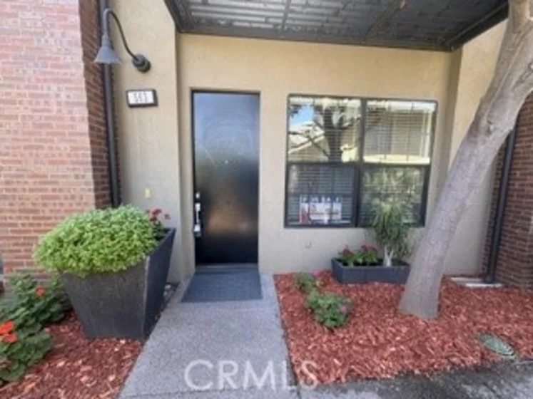 563 W Maple Avenue photo 1