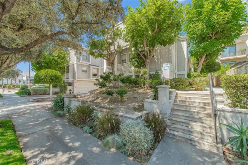 965 E Del Mar Boulevard #4 photo 1
