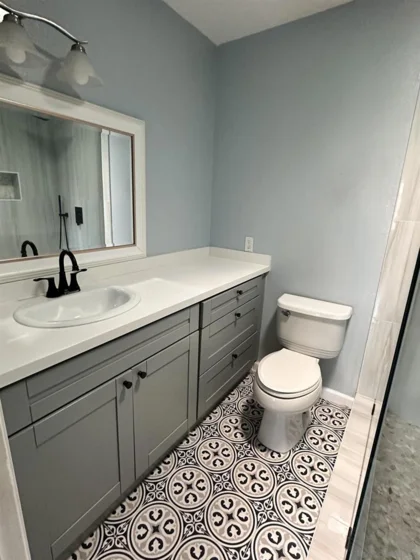 810 E Washington #A photo 8