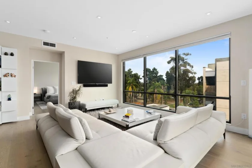 2665 5th Avenue #604 photo 1